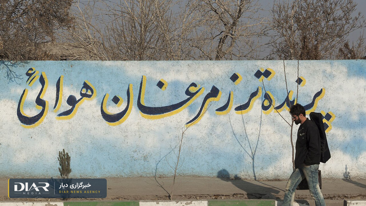 دادگاه کیفری قم زنی را برای بوسیدن مردی در کافیشاپ به ۵۰ ضربه شلاق محکوم کرد