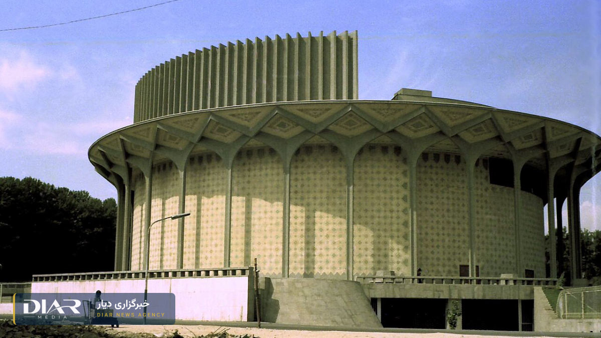 بهمن محصص؛ مجسمه سفارش شهبانو فرح پس از ۴۶ سال در لندن