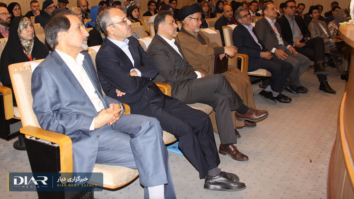عباس آخوندی، وزیر پیشین راه، پس از سخنرانی انتقادی هدف سوءقصد ناموفق قرار گرفت