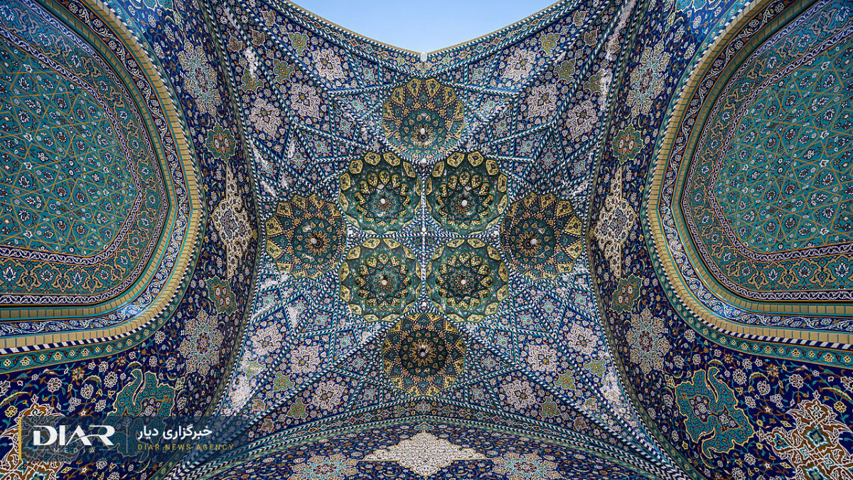 تصویر آرشیوی؛ ایوان ورودی حرم فاطمه معصومه در شهر قم. عکس: Amir Pashaei، مجوز CC BY-SA 4.0، ویکی‌مدیا کامنز