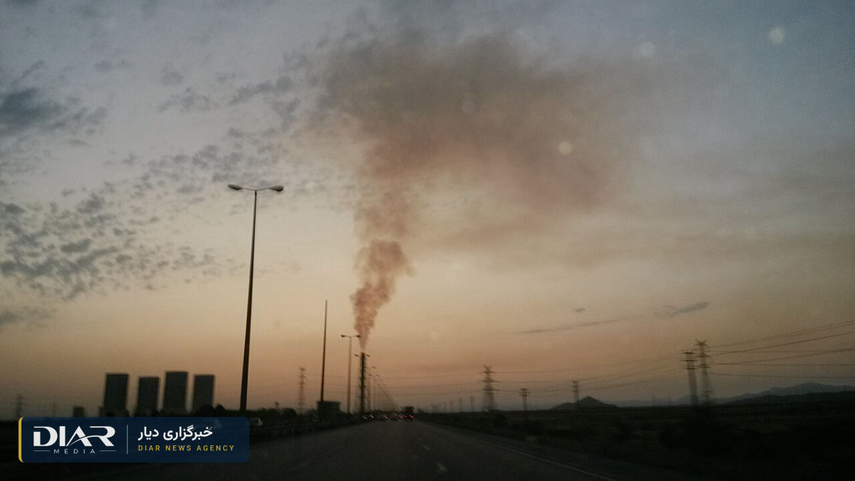نیروگاه حرارتی شهید رجایی در شهرستان آبیک استان قزوین؛ تصویر آرشیوی. عکس: ak ba، مجوز CC BY-SA 3.0، ویکی‌مدیا کامنز