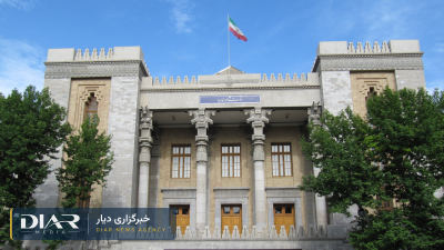 اسماعیل بقائی، سخنگوی وزارت خارجه، در اجرای «آرش» در تهران هو شد